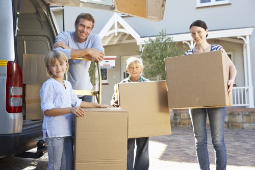 Customer removing stored goods after cancellation or contract end